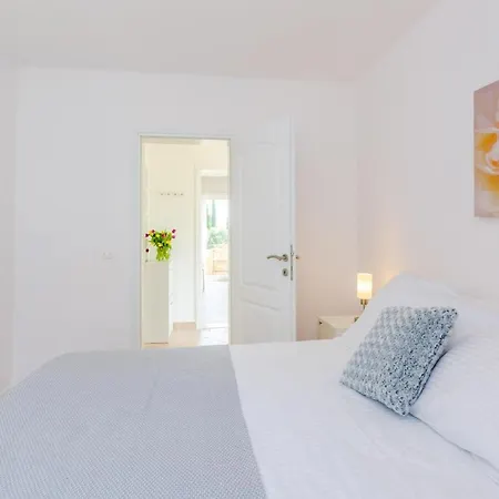 Color - Comfort One Bedroom With Terrace And Partial Sea... *