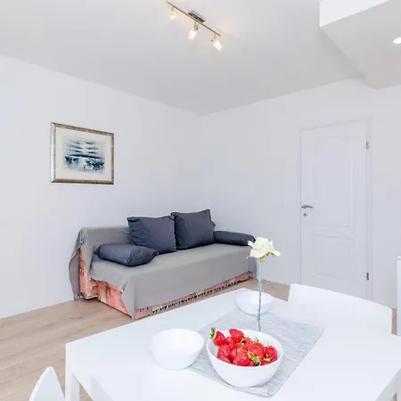 Color - Comfort One Bedroom With Terrace And Partial Sea...