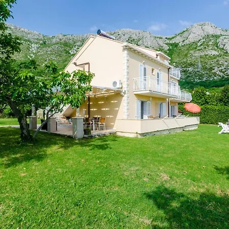 Color - Comfort One Bedroom With Terrace And Partial Sea...