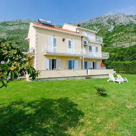 Color - Comfort One Bedroom With Terrace And Partial Sea... Mlini