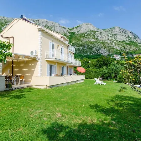 Apartman Color - Comfort One Bedroom With Terrace And Partial Sea... Mlini