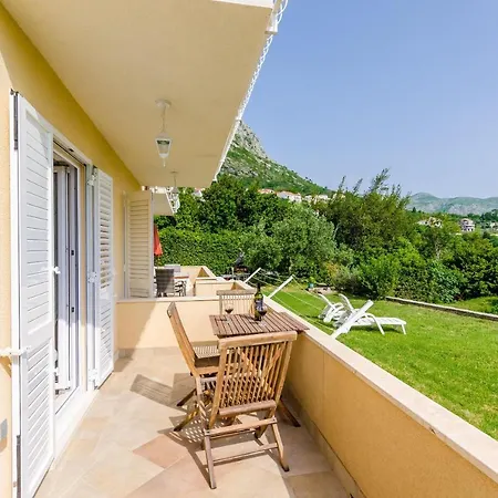 Color - Comfort One Bedroom With Terrace And Partial Sea... Mlini
