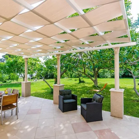 Apartman Color - Comfort One Bedroom With Terrace And Partial Sea... Mlini